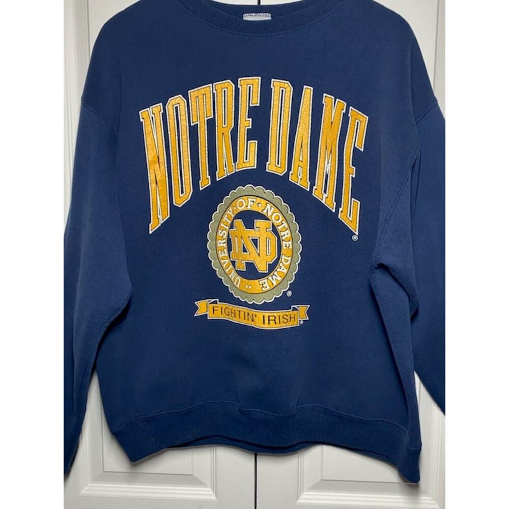 VTG Notre Dame Crewneck • Size XL • Cracked Graphic • Classic College Aesthetic